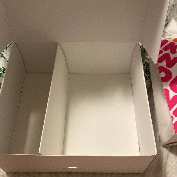 Elf x Dunkin box and bag - Picture 4 of 8